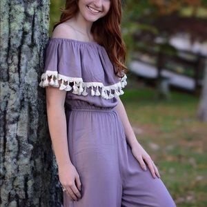 Boutique Off-Shoulder Jumper w Cream Tassels